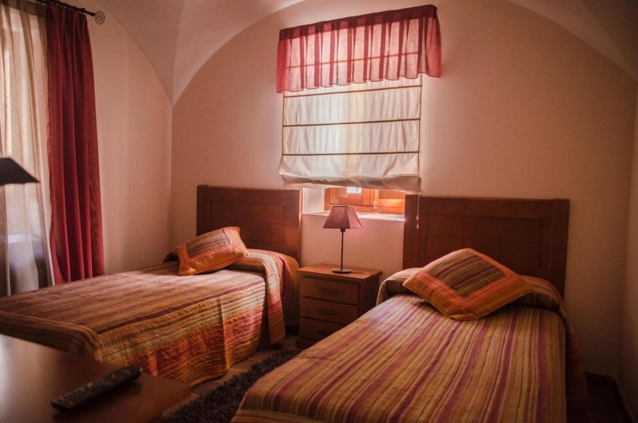 شقة Casa Sierpes Caces الغرفة الصورة